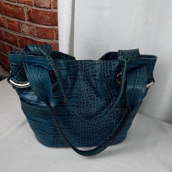 b Makowsky Blue Crocodile Embossed Shoulder Bag - Picture 3 of 13